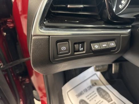 Used 2024 Cadillac XT6 Sport image 32