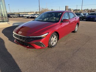 Used 2024 Hyundai Elantra SE video 1