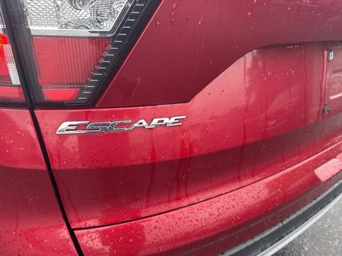 Used 2018 Ford Escape SEL w/ Ford Safe & Smart Package AWD/4WD image 8