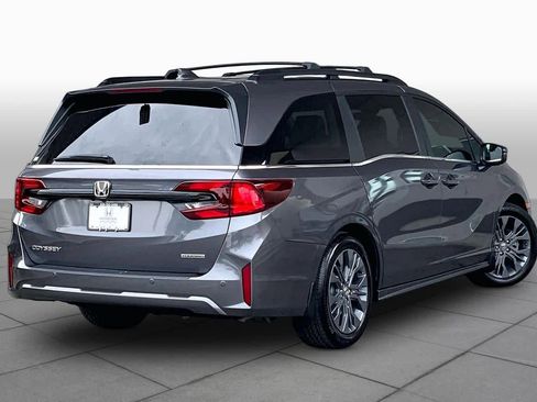 Used 2025 Honda Odyssey Touring image 13