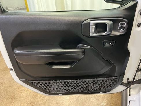 Used 2018 Jeep Wrangler Unlimited Sport S image 12