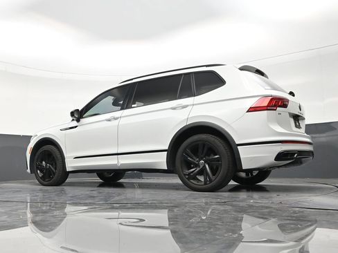 Used 2024 Volkswagen Tiguan SE R-Line FWD image 27