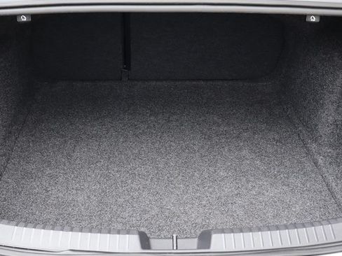 Used 2025 Volkswagen Jetta SE FWD image 23