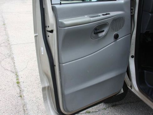 Used 2008 Ford E-150 and Econoline 150 RWD image 18