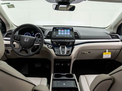 New 2026 Honda Odyssey Touring image 10