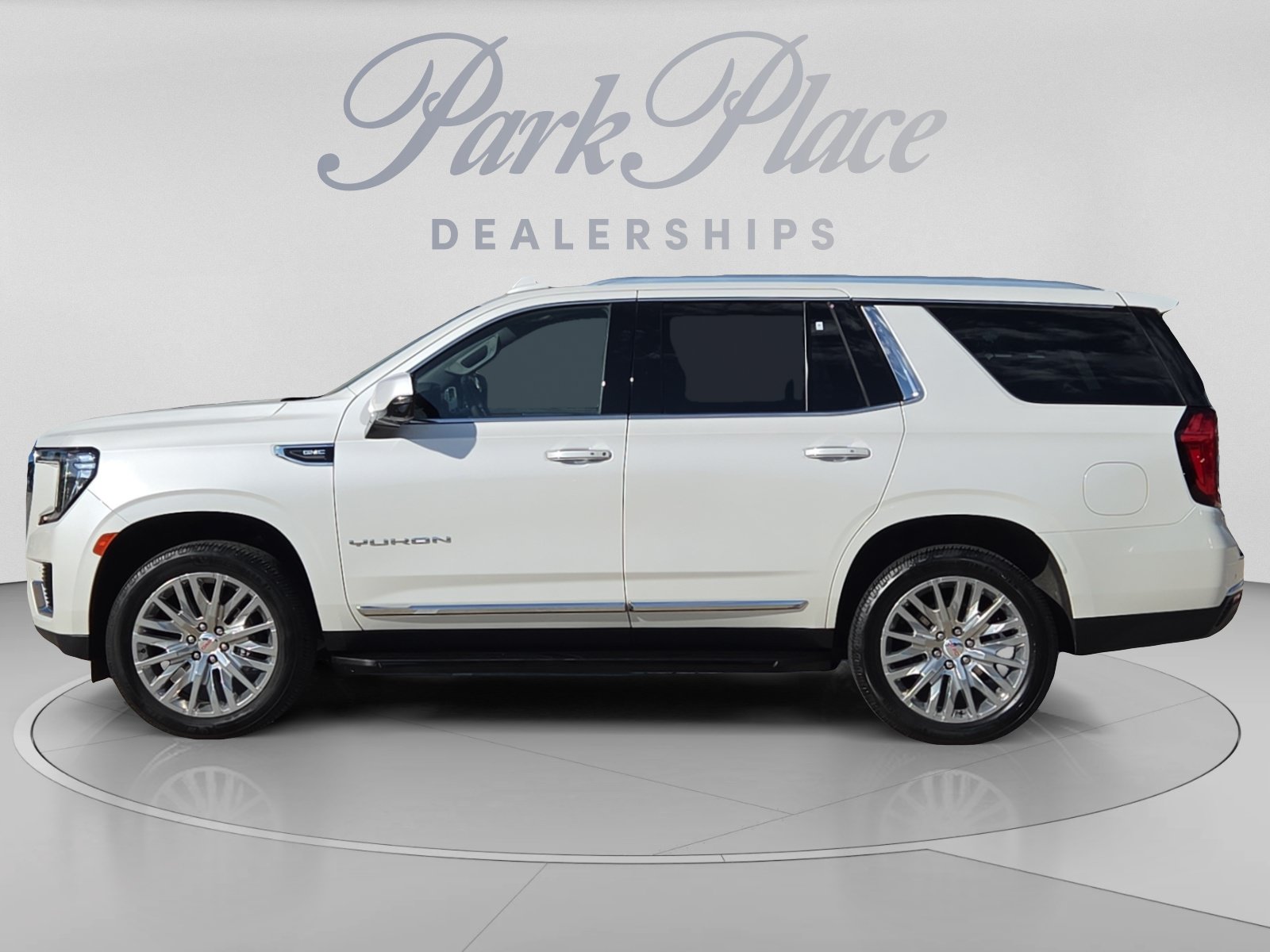 Used 2023 GMC Yukon SLT w/ SLT Premium Package RWD image 2