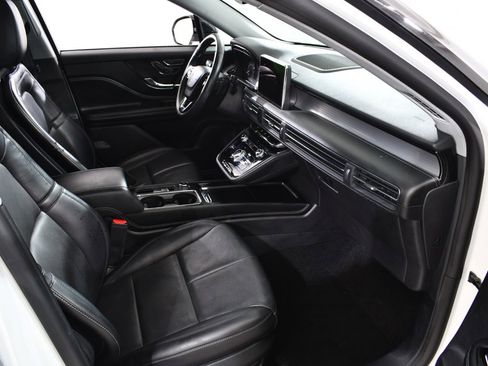 Used 2022 Lincoln Corsair AWD w/ Premium Package image 10