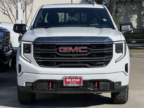 Used 2024 GMC Sierra 1500 AT4 w/ Technology Package image 6