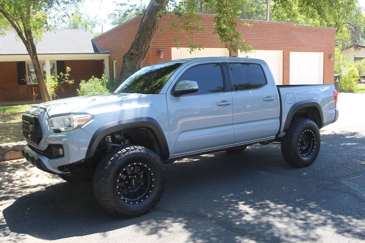 Used 2019 Toyota Tacoma TRD Off-Road AWD/4WD image 46
