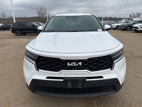 Used 2022 Kia Sorento LX image 7