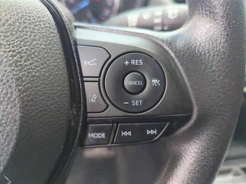 Used 2022 Toyota RAV4 LE AWD/4WD image 13