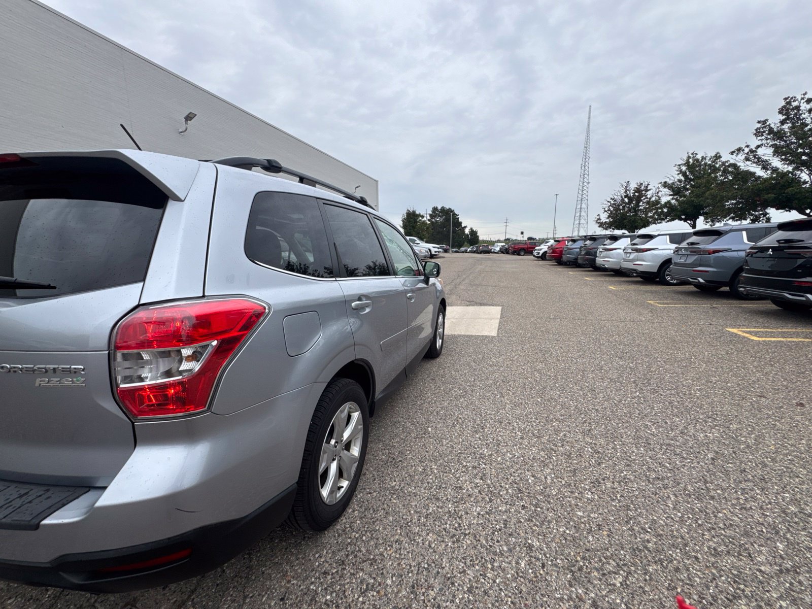 Used 2014 Subaru Forester 2.5i Limited AWD/4WD image 4