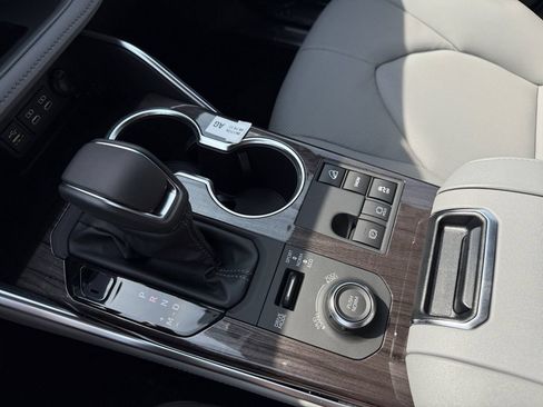 New 2026 Toyota Highlander Platinum AWD/4WD image 31