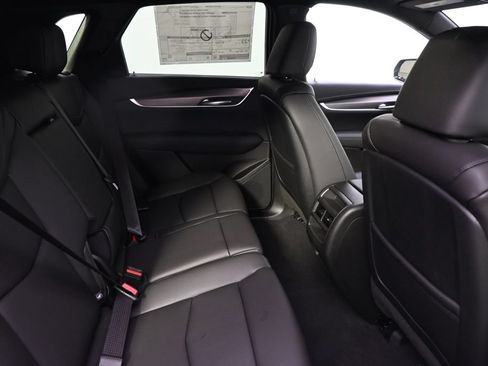 New 2026 Cadillac XT5 Luxury w/ LPO, ONYX Package AWD/4WD image 18