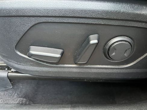 Used 2024 Kia Sorento S FWD image 23