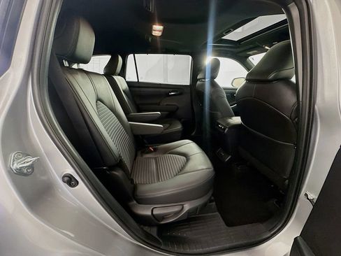 Certified 2025 Toyota Highlander XSE AWD/4WD image 29