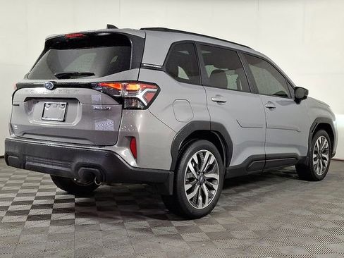 Used 2025 Subaru Forester Touring AWD/4WD image 9