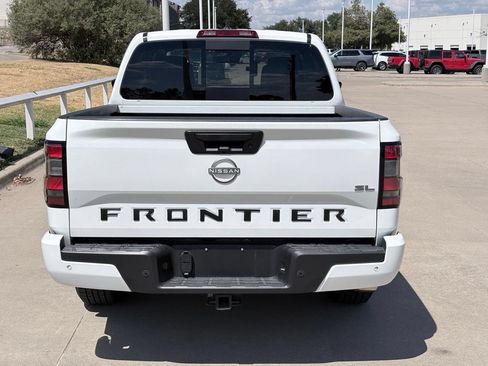 Used 2024 Nissan Frontier SL w/ Technology Package RWD image 5