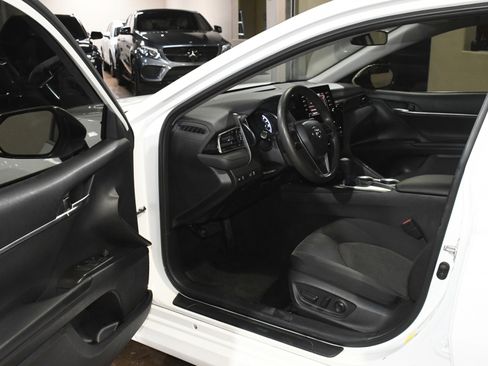 Used 2021 Toyota Camry LE image 47