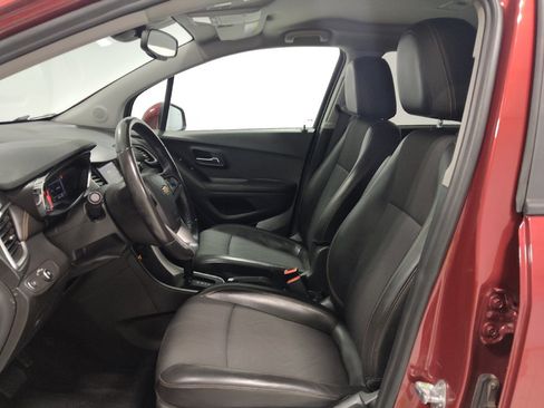 Used 2022 Chevrolet Trax LT w/ Driver Confidence Package AWD/4WD image 17