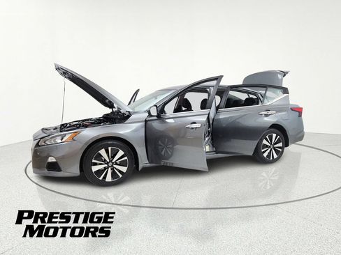 Used 2022 Nissan Altima 2.5 SV AWD/4WD image 14