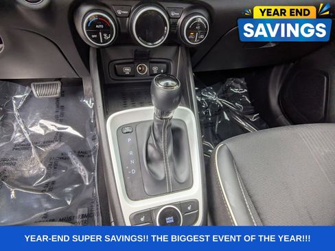 Used 2025 Hyundai Venue Limited image 26