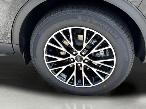 New 2025 Ford Escape SE w/ PHEV Premium Package image 12