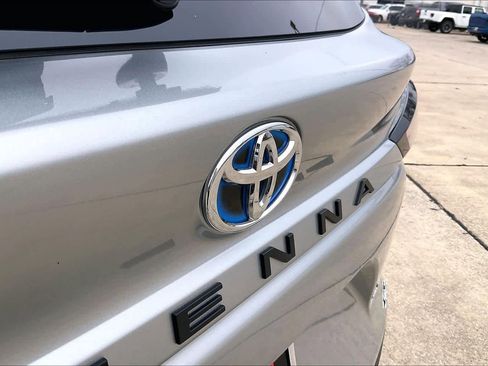 Used 2025 Toyota Sienna XLE image 31