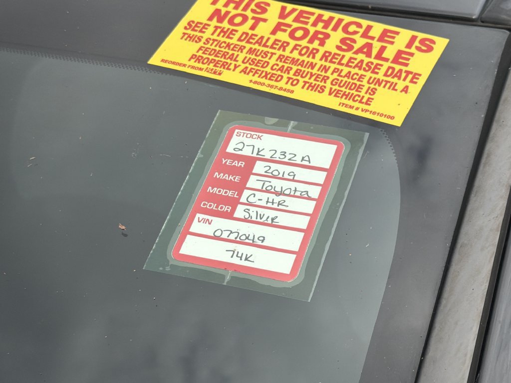 Used 2019 Toyota C-HR XLE FWD image 10