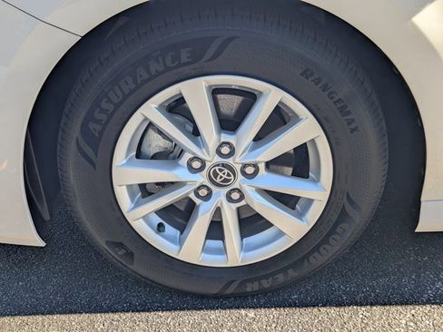 Used 2025 Toyota Camry LE image 11