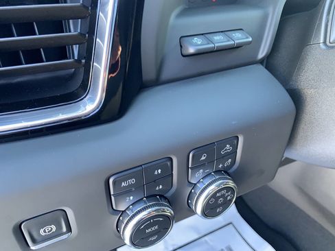Used 2025 GMC Sierra 2500 Denali w/ Denali Reserve Package image 15