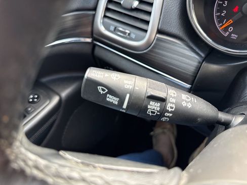 Used 2019 Jeep Grand Cherokee Limited image 22