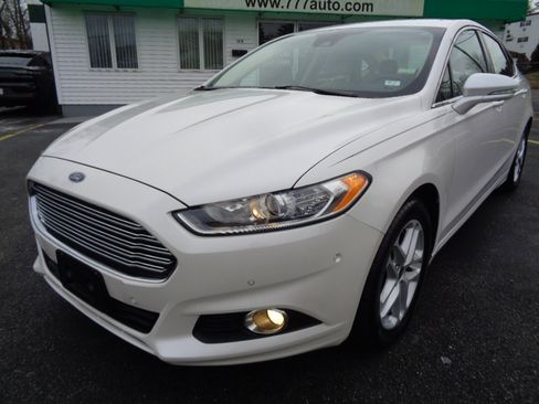 Used 2014 Ford Fusion SE w/ Equipment Group 202A image 14