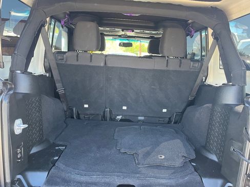 Used 2018 Jeep Wrangler Unlimited Sport S image 27