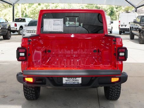 New 2025 Jeep Gladiator Sport image 12