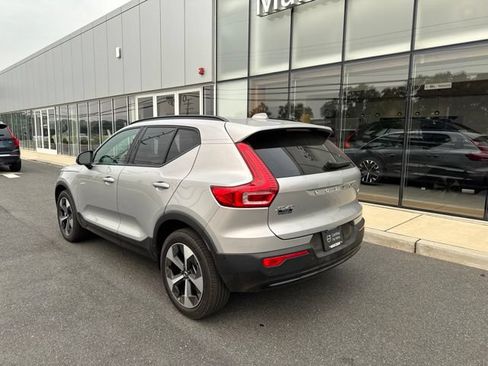 Certified 2025 Volvo XC40 B5 Plus AWD/4WD image 3