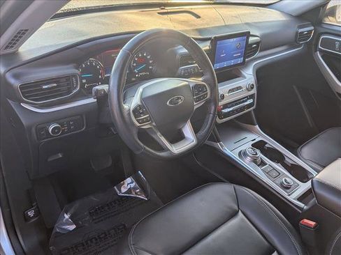 Used 2021 Ford Explorer XLT w/ Equipment Group 202A image 11