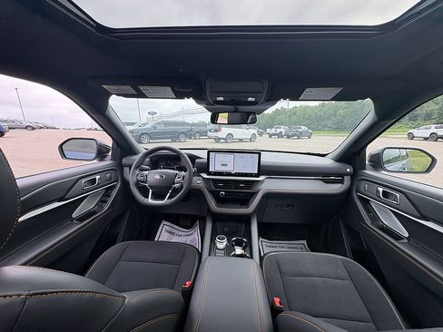 New 2026 Ford Explorer Tremor w/ Tremor Ultimate Package AWD/4WD image 24