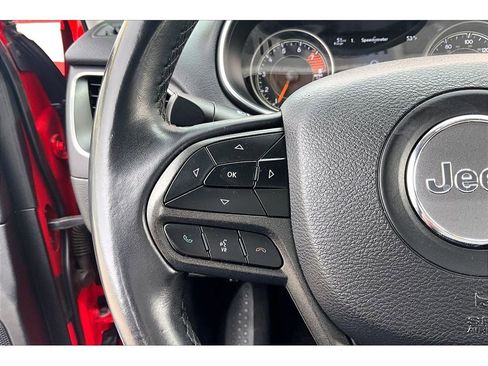 Used 2019 Jeep Cherokee Trailhawk image 21