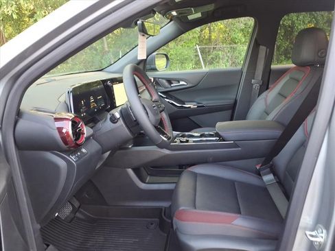 New 2026 Chevrolet Equinox RS w/ Convenience Package III FWD image 9