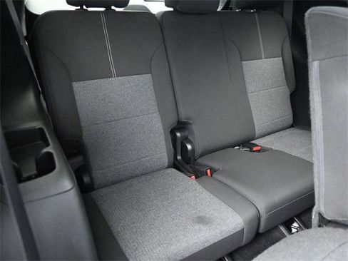 Certified 2025 GMC Acadia Elevation image 18