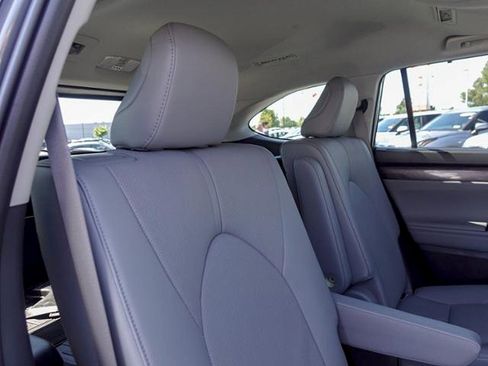 Used 2023 Toyota Highlander Limited AWD/4WD image 13