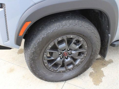 Used 2022 Nissan Frontier PRO-4X w/ Pro-4X Premium Package AWD/4WD image 12