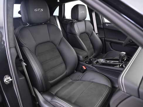 Used 2026 Porsche Macan GTS image 24