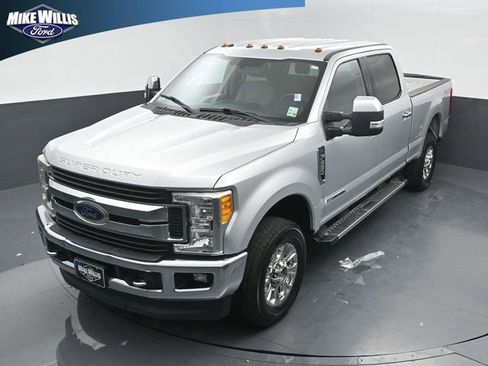 Used 2017 Ford F250 XLT w/ XLT Premium Package image 11