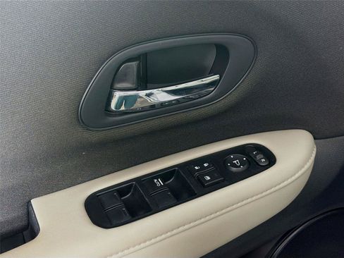 Used 2021 Honda HR-V LX image 23