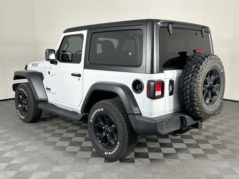 Used 2023 Jeep Wrangler Willys AWD/4WD image 4