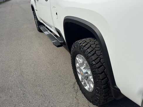 Used 2023 Chevrolet Silverado 2500 LT w/ Convenience Package image 10