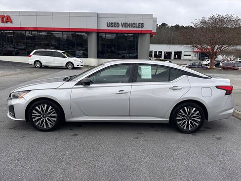 Used 2025 Nissan Altima 2.5 SV image 6