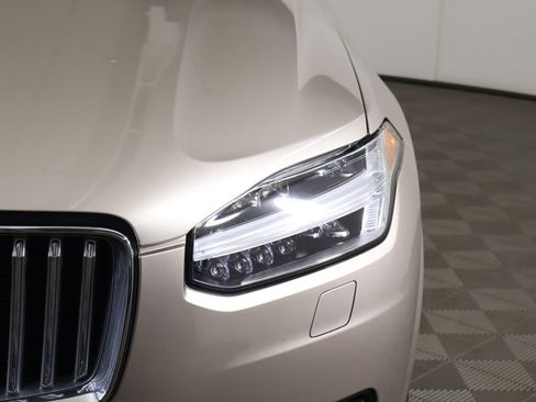 Used 2024 Volvo XC90 B5 Plus AWD/4WD image 19